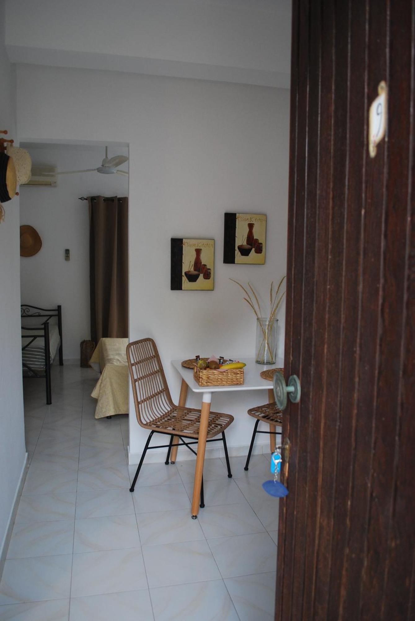 Sunset Rooms Agia Marina  Eksteriør billede