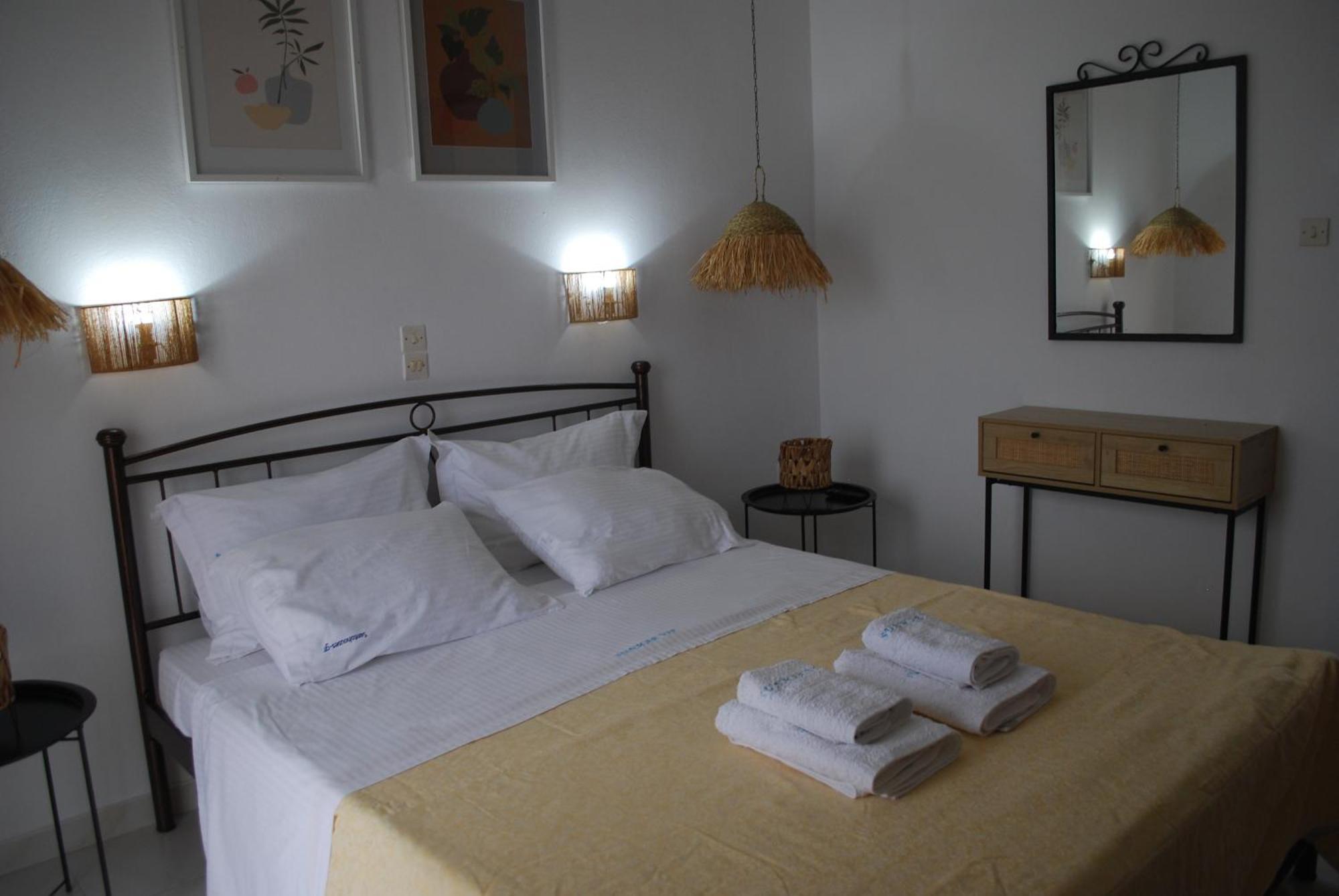 Sunset Rooms Agia Marina  Eksteriør billede