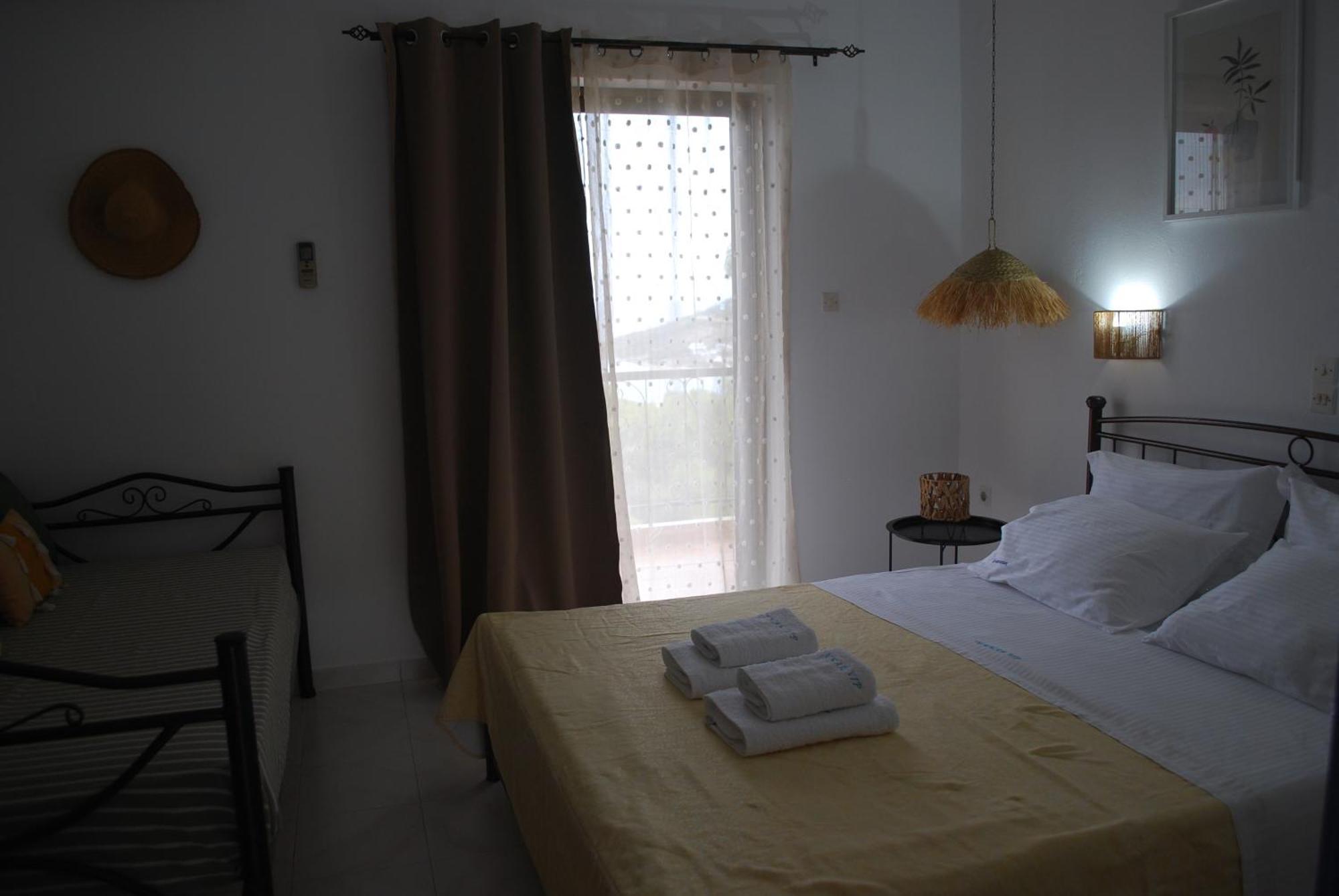 Sunset Rooms Agia Marina  Eksteriør billede