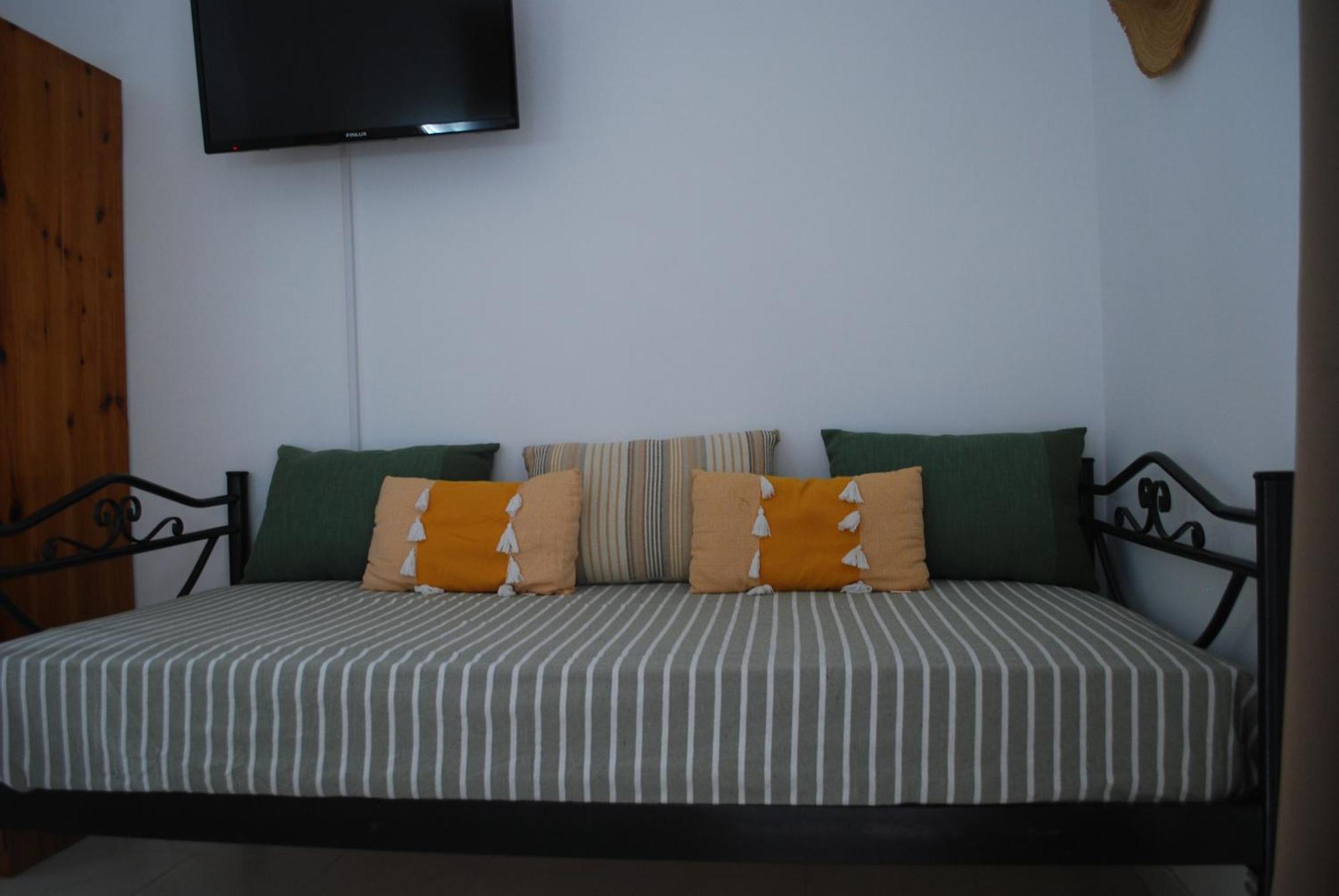 Sunset Rooms Agia Marina  Eksteriør billede