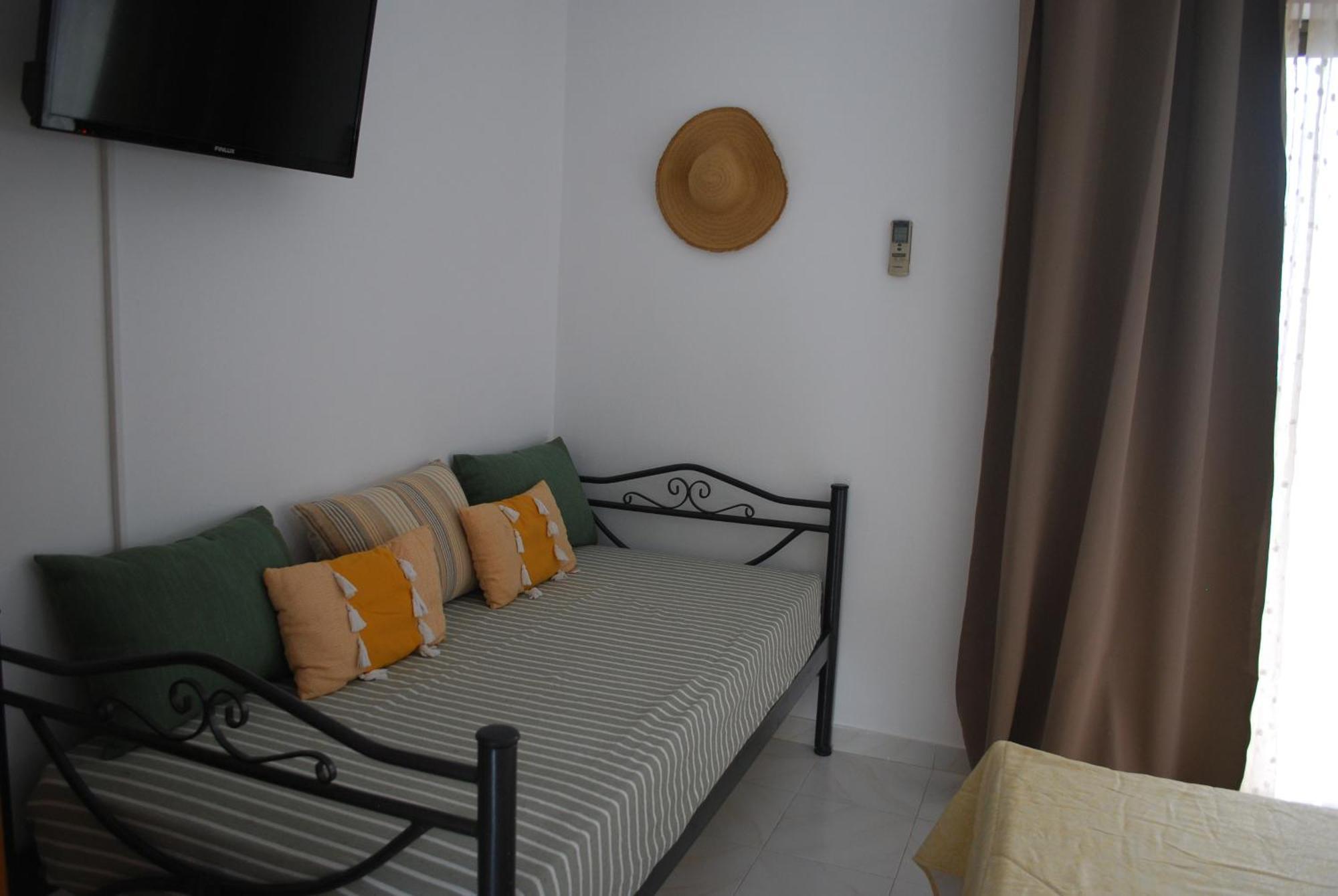 Sunset Rooms Agia Marina  Eksteriør billede